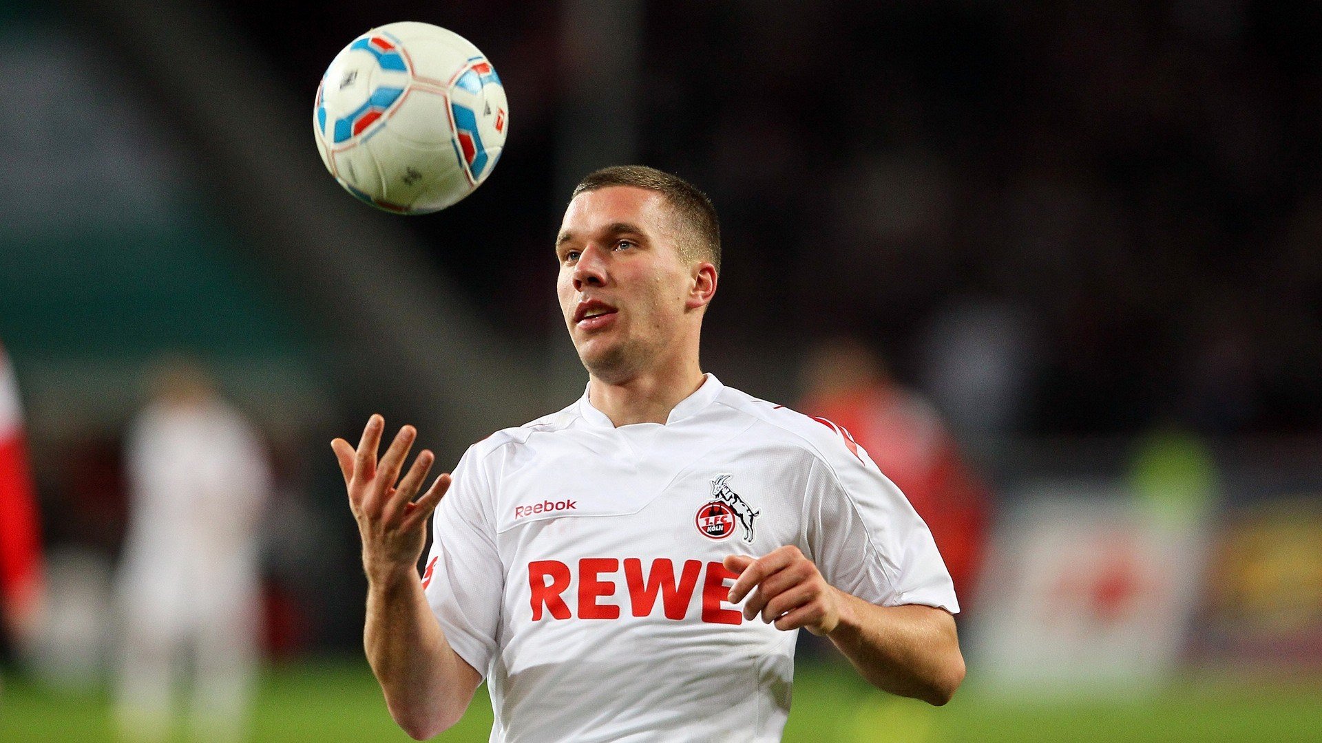 奥斯梅恩欧冠决赛封神，克罗地亚横扫伊拉克展现实力风暴