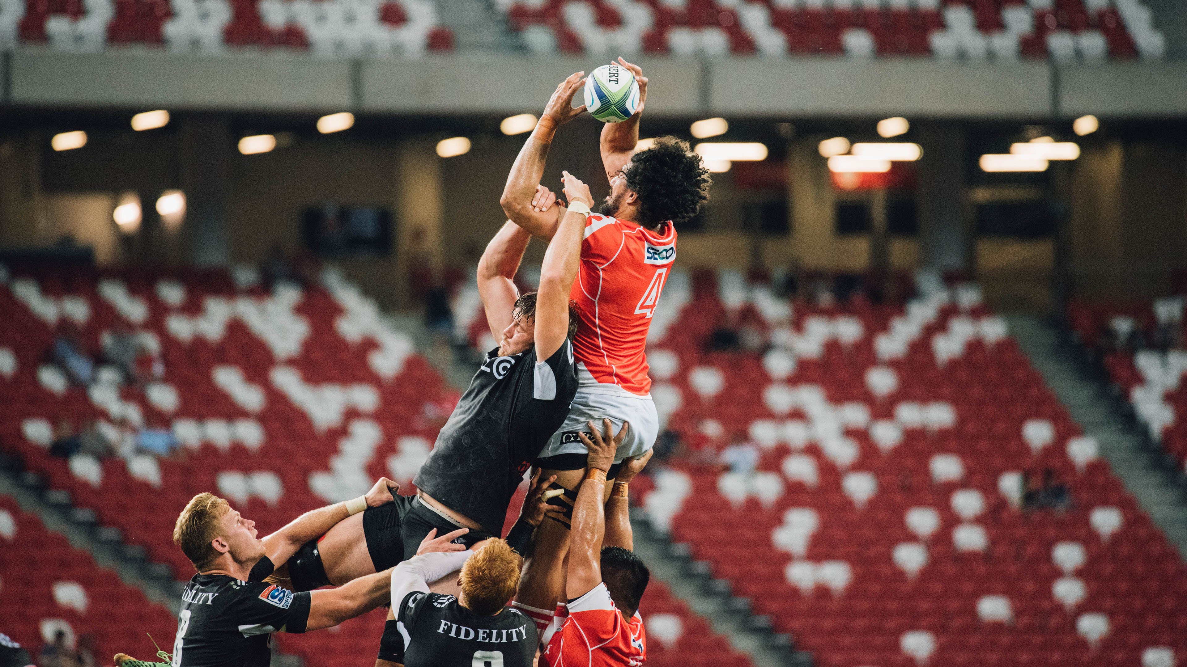 库里压制级发挥,爵士狂胜新疆队